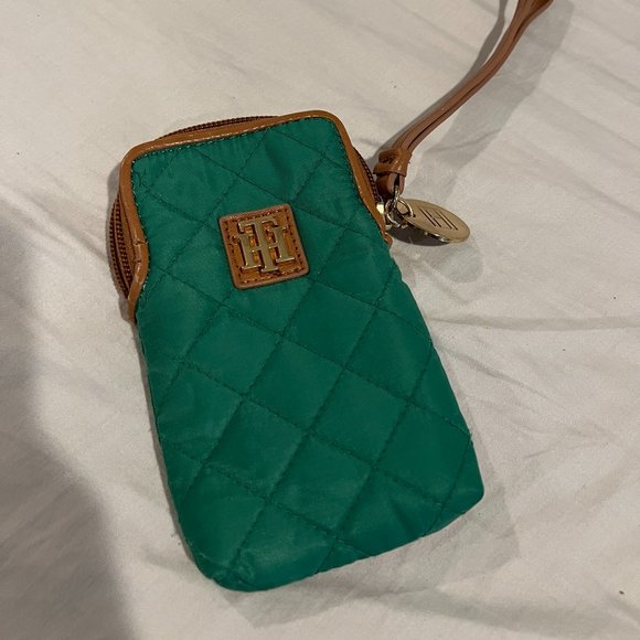 Tommy Hilfiger Handbags - Tommy Hilfiger Wristlet